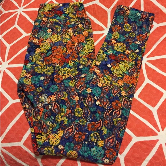 LuLaRoe Other - Lularoe Floral OS leggings NWOT